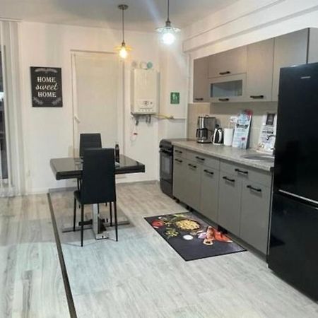 Apartament Intr-O Zona Rezidentiala Linistita Ясси Екстер'єр фото